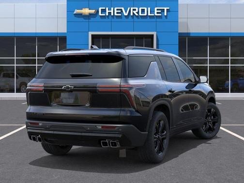 Mosaic Black Metallic 2027 Chevrolet Traverse LT