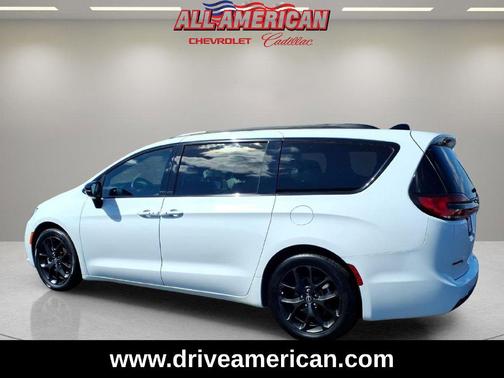 Bright White Clearcoat 2025 Chrysler Pacifica Limited