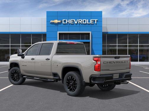 White Sands 2026 Chevrolet Silverado 2500 Custom
