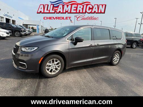 Granite Crystal Metallic Clearcoat 2023 Chrysler Pacifica Touring L