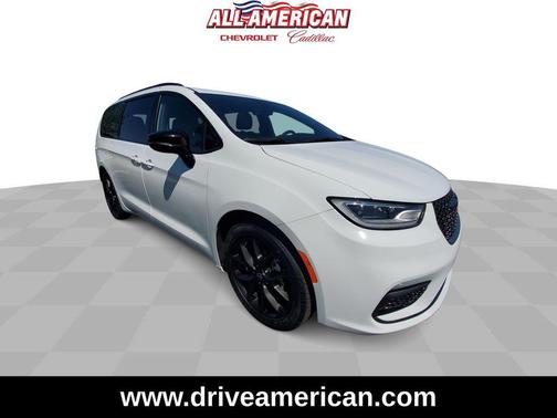 Bright White Clearcoat 2025 Chrysler Pacifica Limited
