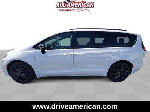 Bright White Clearcoat 2025 Chrysler Pacifica Limited