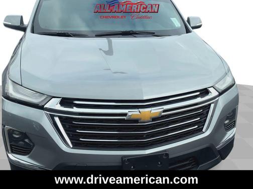 Sterling Gray Metallic 2023 Chevrolet Traverse LT Leather