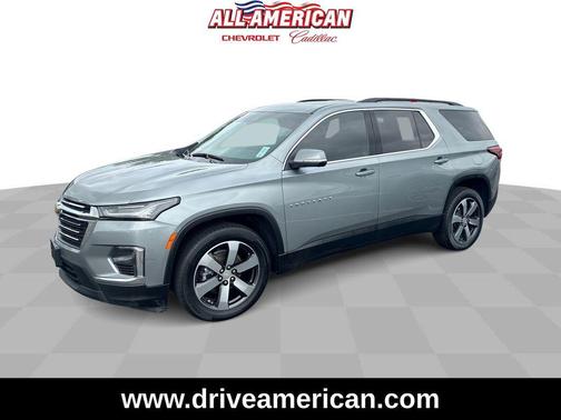 Sterling Gray Metallic 2023 Chevrolet Traverse LT Leather