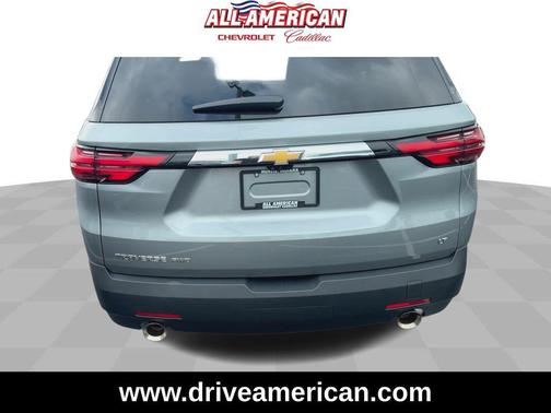 Sterling Gray Metallic 2023 Chevrolet Traverse LT Leather