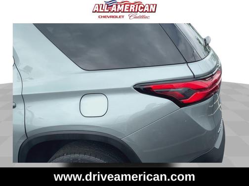 Sterling Gray Metallic 2023 Chevrolet Traverse LT Leather