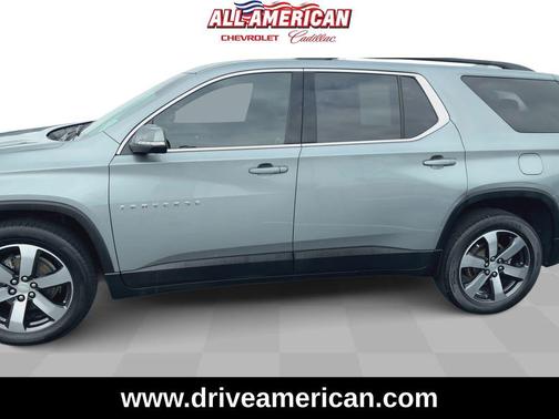 Sterling Gray Metallic 2023 Chevrolet Traverse LT Leather