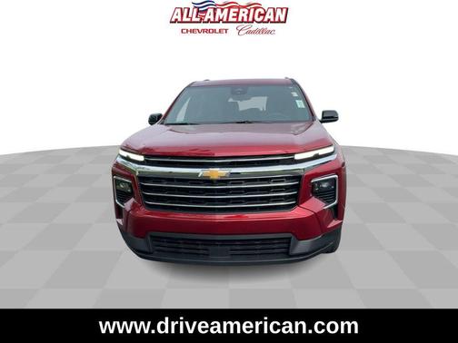 Radiant Red Tintcoat 2024 Chevrolet Traverse LT
