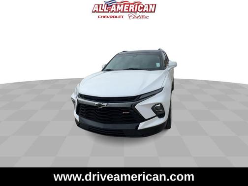 Iridescent Pearl Tricoat 2024 Chevrolet Blazer RS