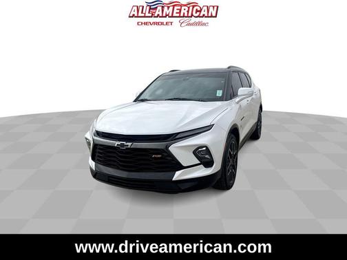 Iridescent Pearl Tricoat 2024 Chevrolet Blazer RS