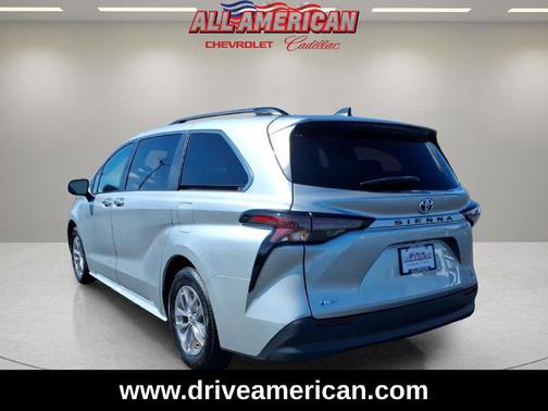 Celestial Silver Metallic 2025 Toyota Sienna XLE