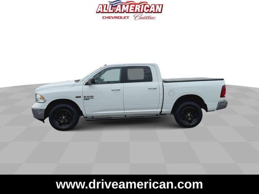 Bright White Clearcoat 2019 RAM 1500 SLT