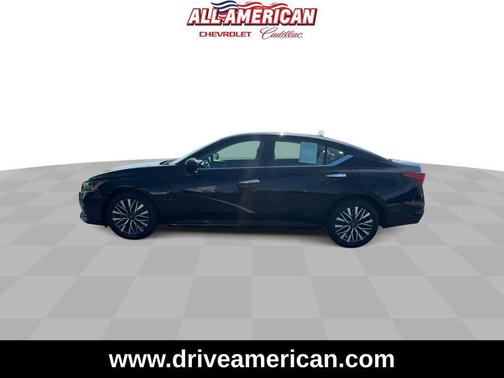 Super Black 2025 Nissan Altima 2.5 SV