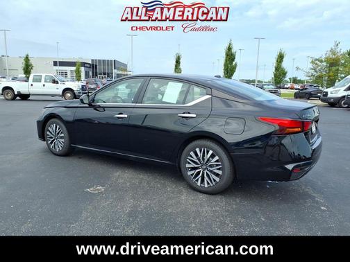 Super Black 2025 Nissan Altima 2.5 SV