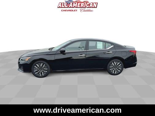 Super Black 2025 Nissan Altima 2.5 SV