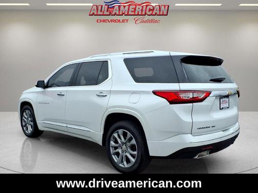 Iridescent Pearl Tricoat 2019 Chevrolet Traverse Premier