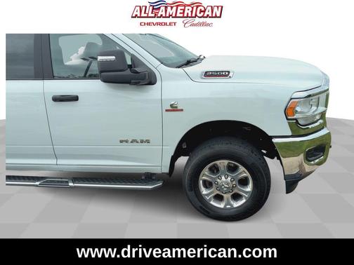 Bright White Clearcoat 2024 RAM 2500 Big Horn Crew Cab 4x4 6'4' Box