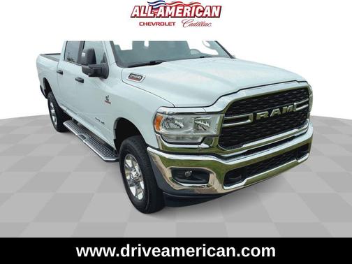 Bright White Clearcoat 2024 RAM 2500 Big Horn Crew Cab 4x4 6'4' Box