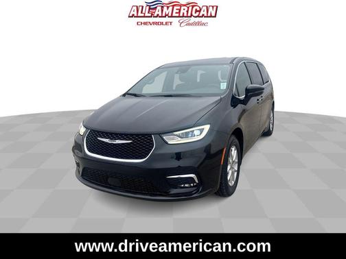 Diamond Black Crystal Pearlcoat 2025 Chrysler Pacifica L