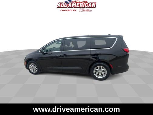 Diamond Black Crystal Pearlcoat 2025 Chrysler Pacifica L