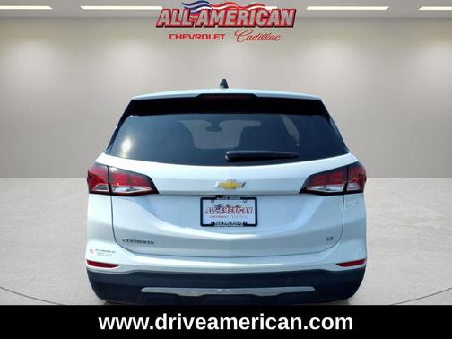 Iridescent Pearl Tricoat 2024 Chevrolet Equinox 1LT