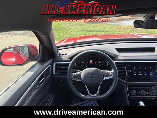 Aurora Red Metallic 2022 Volkswagen Atlas Cross Sport 3.6L V6 SE w/Technology