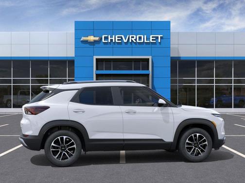 Summit White 2026 Chevrolet Trailblazer LT