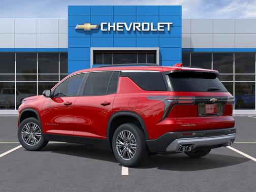 Radiant Red Tintcoat 2027 Chevrolet Traverse LT