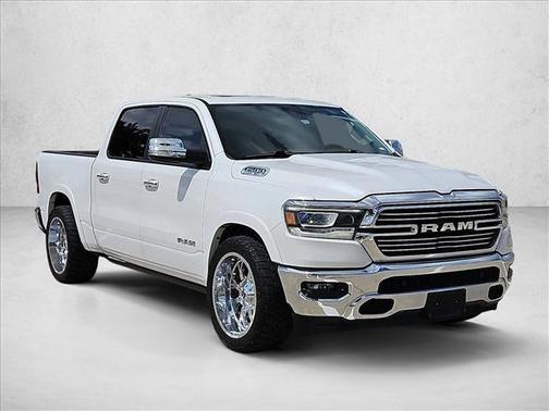 Ivory White Tri-Coat Pearlcoat 2019 RAM 1500 Laramie