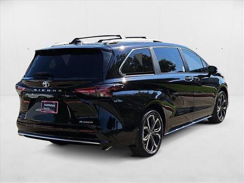 2025 Toyota Sienna Platinum 7 Passenger