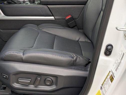 2025 Toyota Tundra Hybrid Platinum