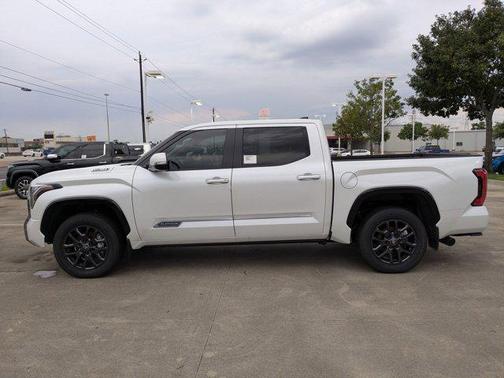 2025 Toyota Tundra Hybrid Platinum