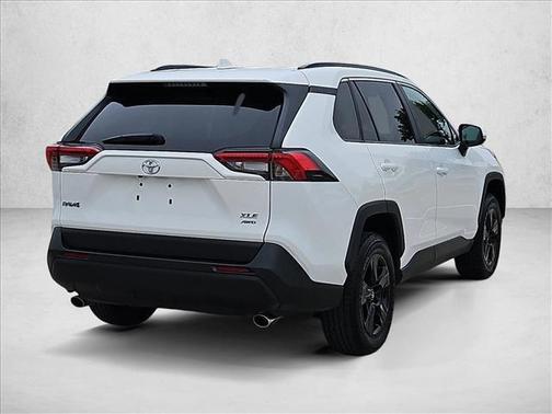 Ice Cap 2025 Toyota RAV4 XLE