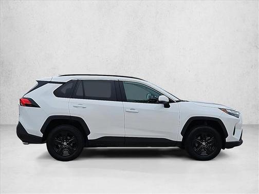 Ice Cap 2025 Toyota RAV4 XLE