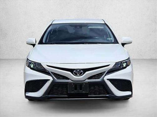 Ice Cap 2023 Toyota Camry SE