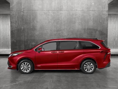 2025 Toyota Sienna XLE 8 Passenger