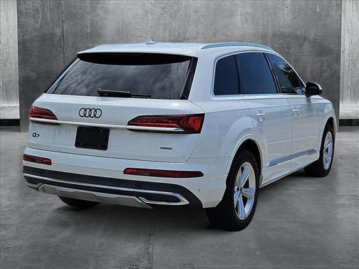 2022 Audi Q7 55 Premium