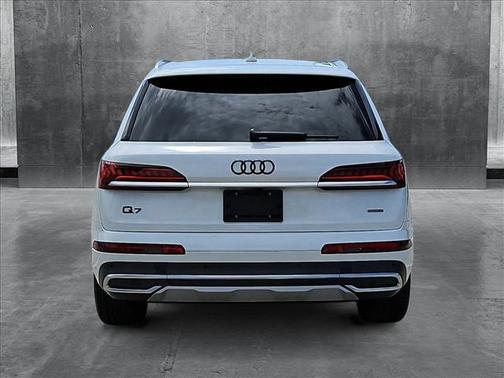 2022 Audi Q7 55 Premium