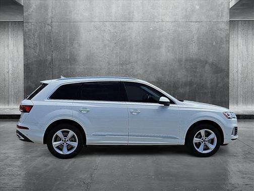 2022 Audi Q7 55 Premium