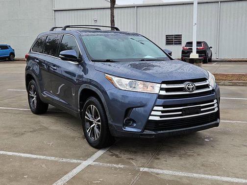 2019 Toyota Highlander LE I4