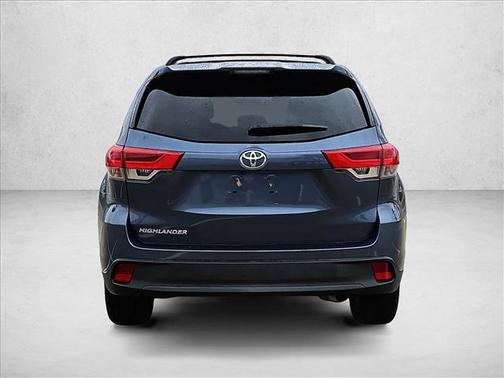 2019 Toyota Highlander LE I4