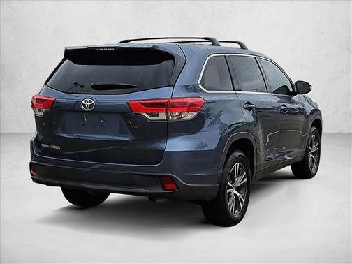 2019 Toyota Highlander LE I4