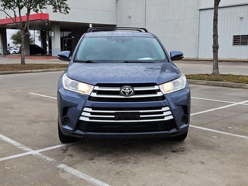 2019 Toyota Highlander LE I4