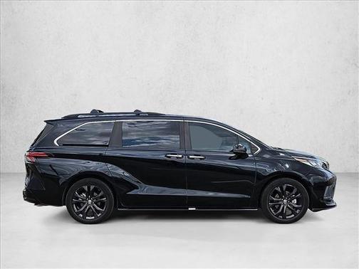 2023 Toyota Sienna XSE 7 Passenger