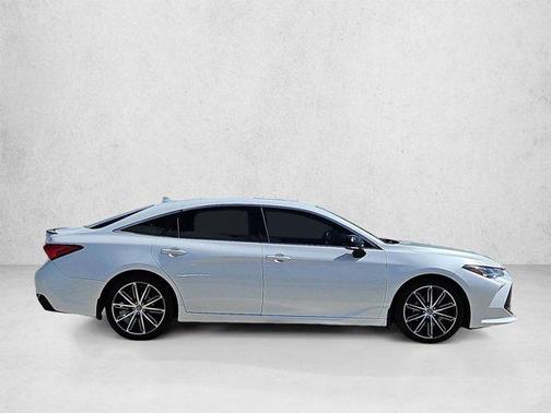Wind Chill Pearl 2019 Toyota Avalon Touring