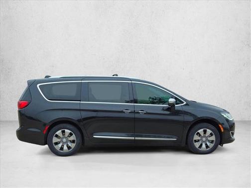 2018 Chrysler Pacifica Hybrid Limited