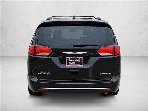 2018 Chrysler Pacifica Hybrid Limited