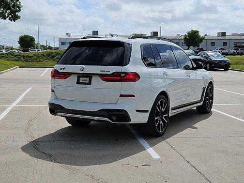 Alpine White 2022 BMW X7 xDrive40i