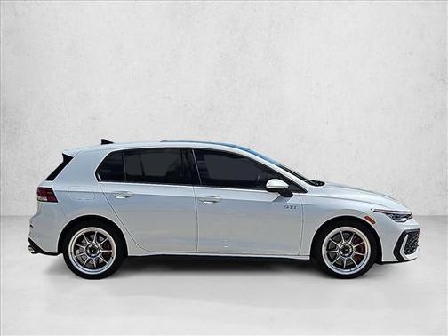 opal white pearl 2026 Volkswagen Golf GTI 2.0T SE DSG