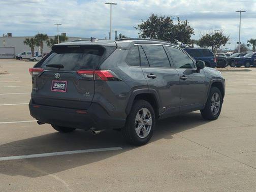 2025 Toyota RAV4 Hybrid LE